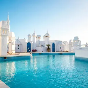 Popeye Suite: Puerto Marina Island Retreat With Rooftop Pool Apartment Benalmadena